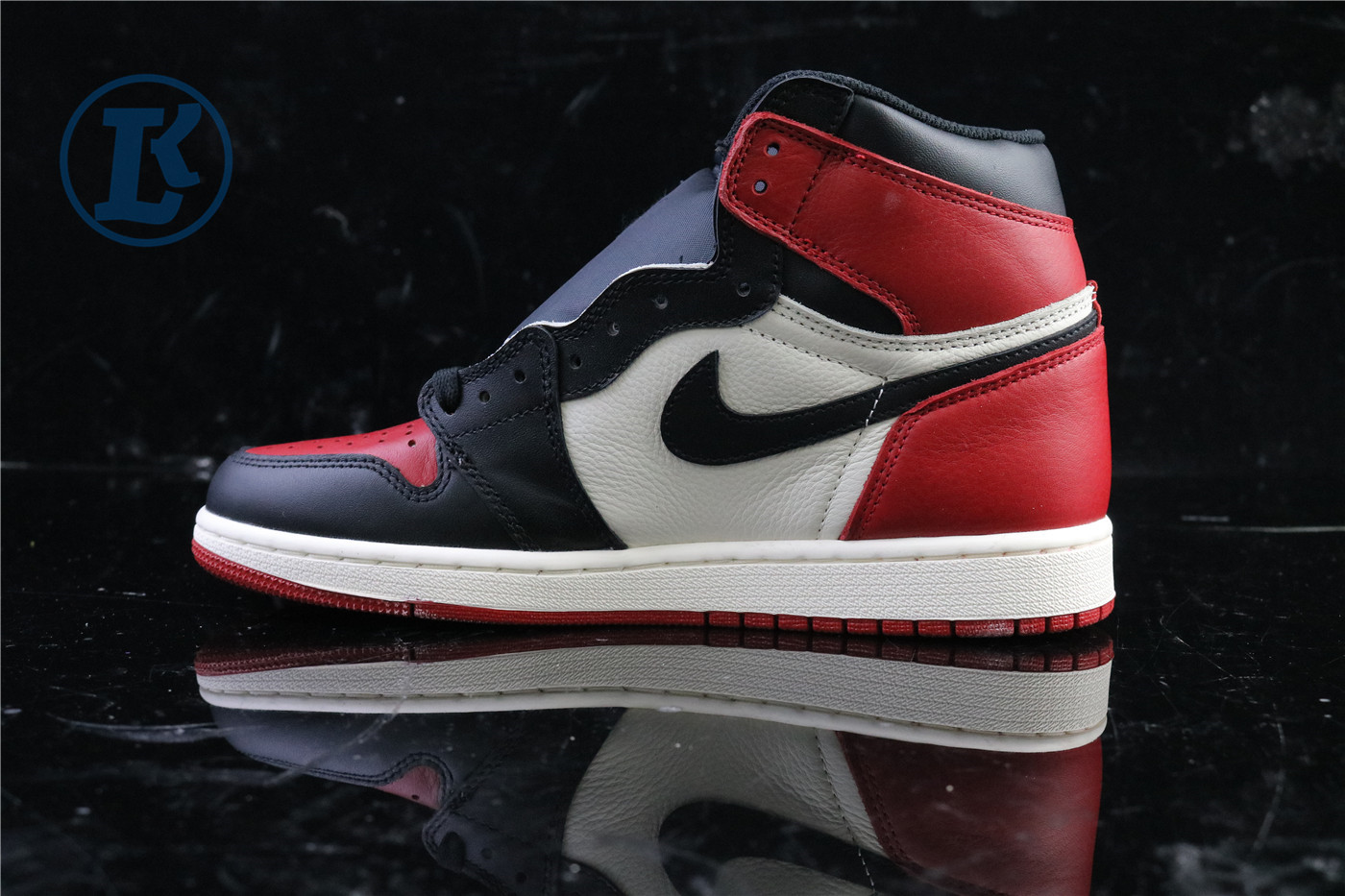 Air Jordan 1 Retro High Bred Toe